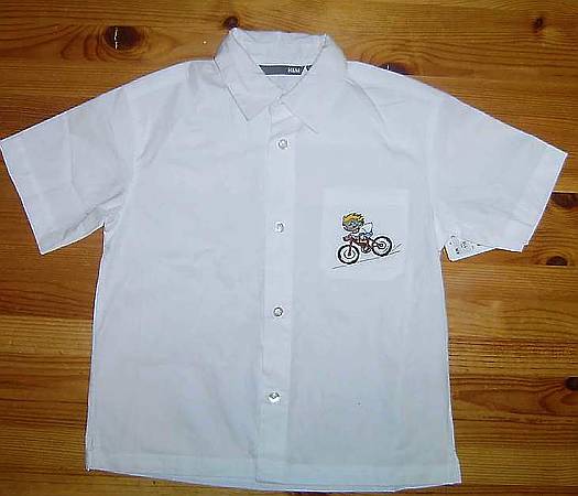 5004 Ny  hvit skjorte k. arm, 116, 25 kr